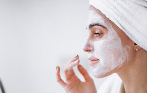 Melasma: Como tratar e os melhores cremes antimanchas Melasma: Como tratar e os melhores cremes antimanchas